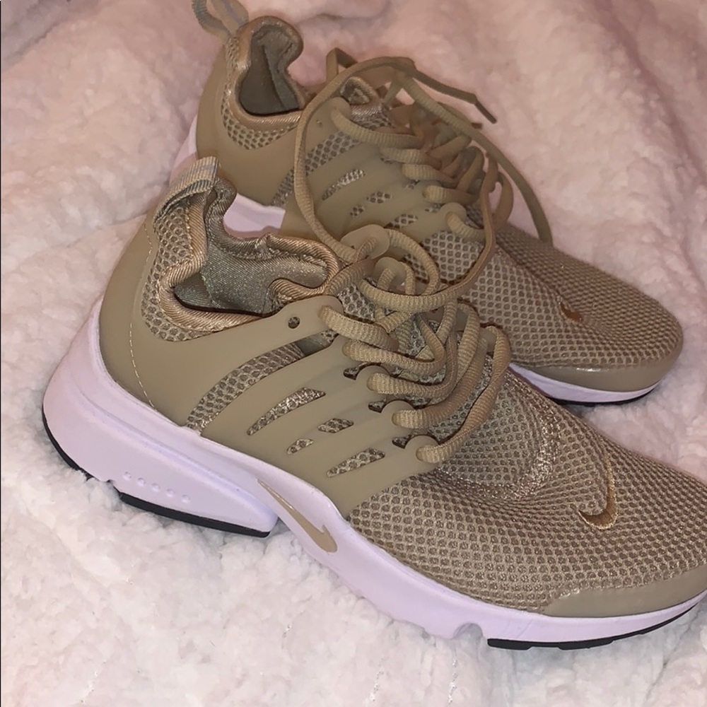 Nike Air Presto (Tan)